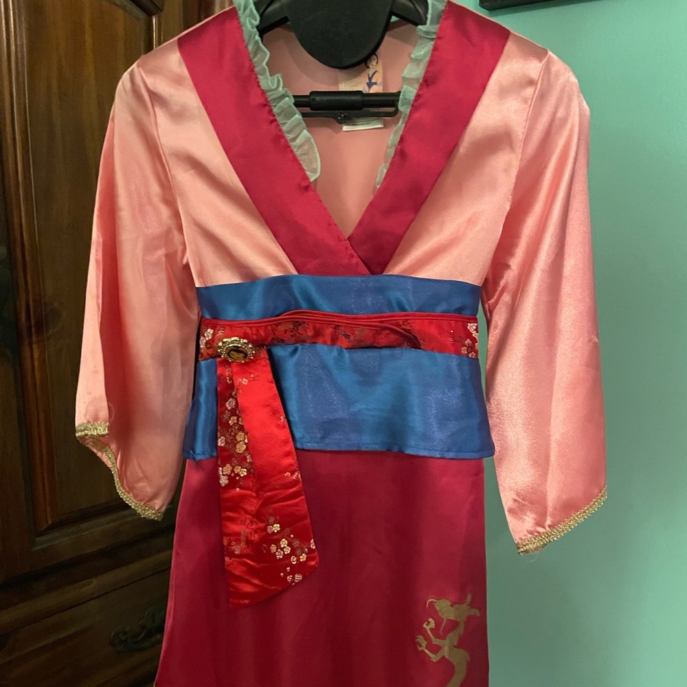 Girls xs Mulan costume